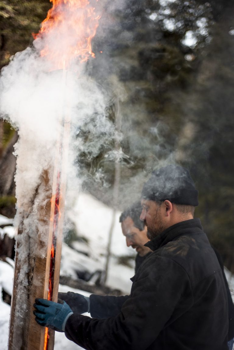 Atelier-bois-noir