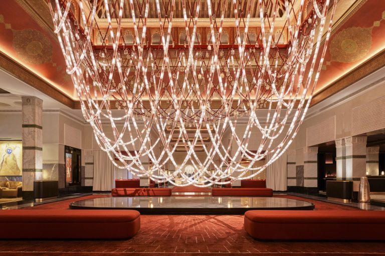 Chandelier, La Mamounia © Anson Smart (7)