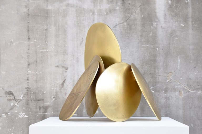 Eclat , bronze H. 28 cm L. x l 24 cm x 27 cm 4 Samuel Latour