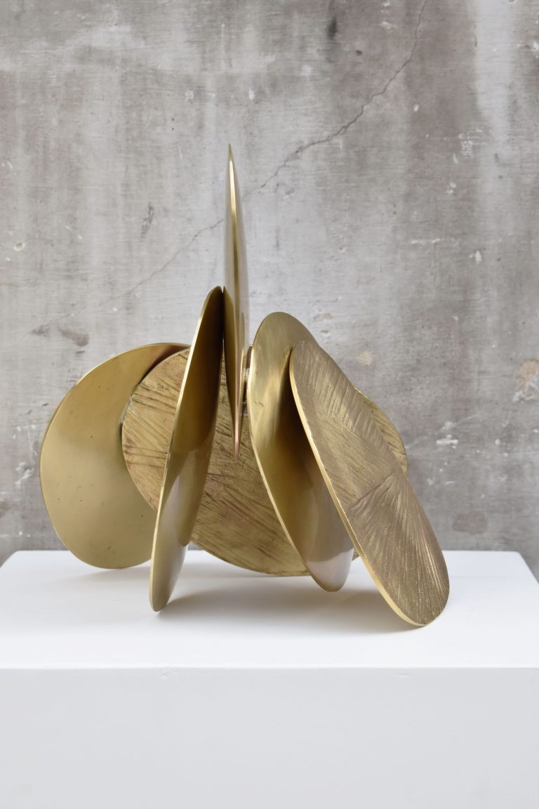 Eclat , bronze H. 28 cm L. x l 24 cm x 27 cm Samuel Latour