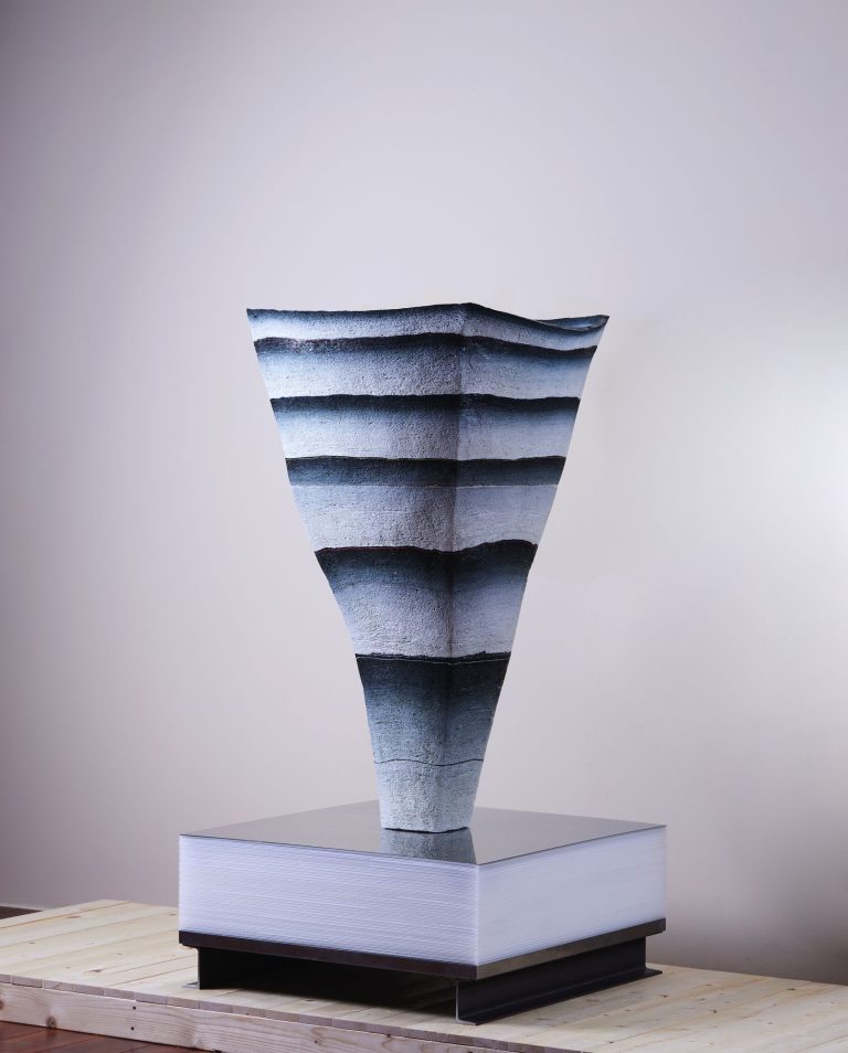 Jongjin Park-Artistic Stratum_Paradoxical Thigs,2024,80x80x160cm