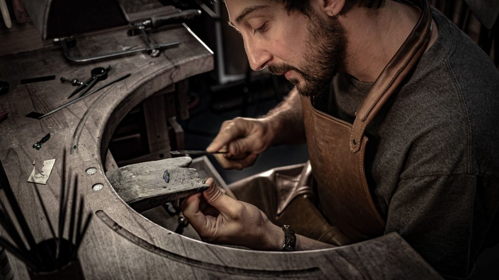 Karl Mazlo- bijoux Travail en cours ©Pierre Salagnac
