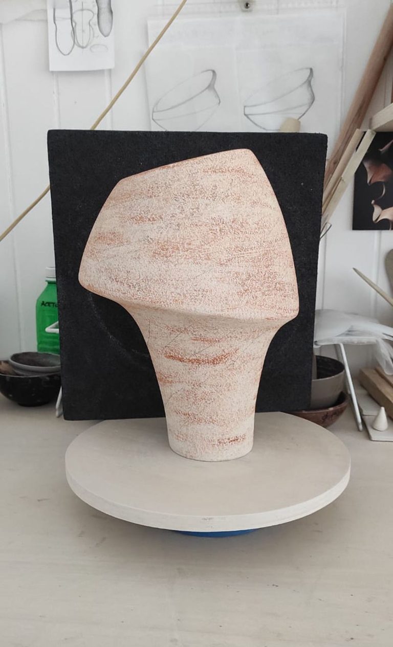 Lara-de-Sio_ceramic-A_RUSTY VESSEL BISQUE