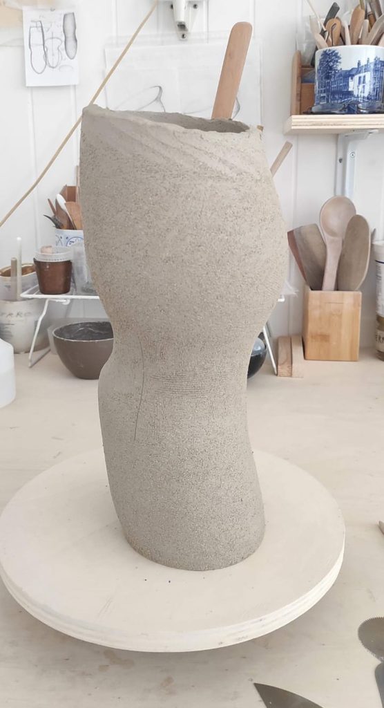 Lara-de-Sio_ceramic-C_ FORCOLA VASE RAW