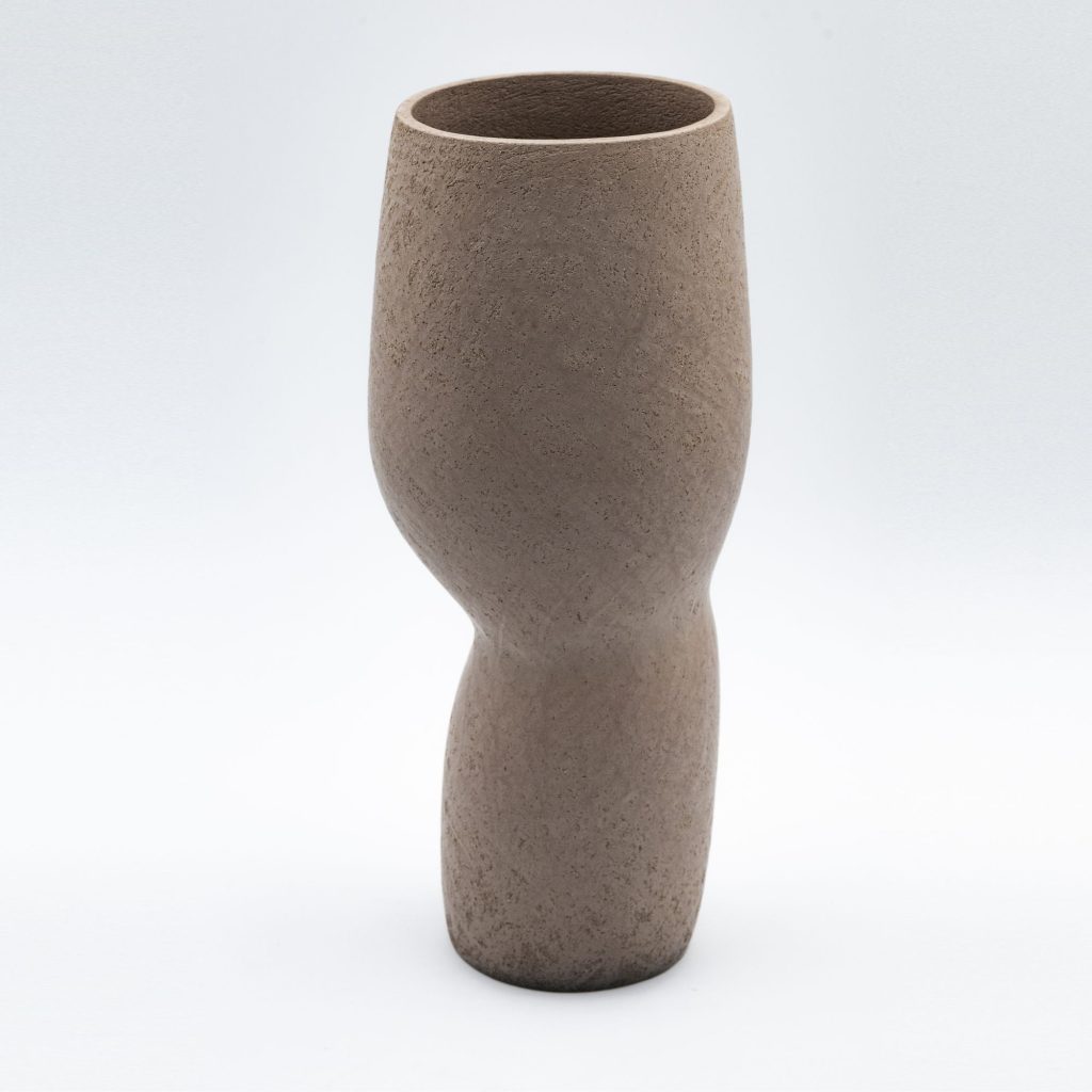 Lara-de-Sio_ceramic-D_IVORY VASE FINISHED