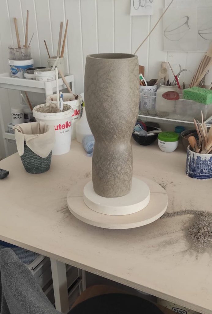 Lara-de-Sio_ceramic-D_IVORY VASE RAW