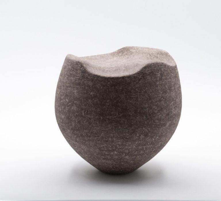 Lara-de-Sio_ceramic-E_BROWN SCULPTURE FINISHED