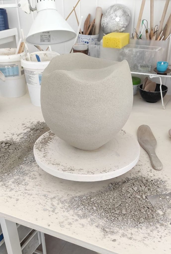 Lara-de-Sio_ceramic-E_BROWN SCULPTURE RAW