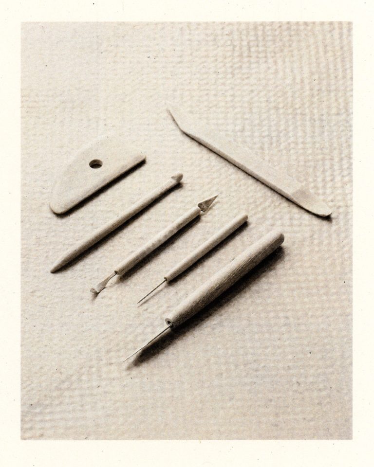 Marguerite Porche - Outils céramiste Crédit Valentin Marco