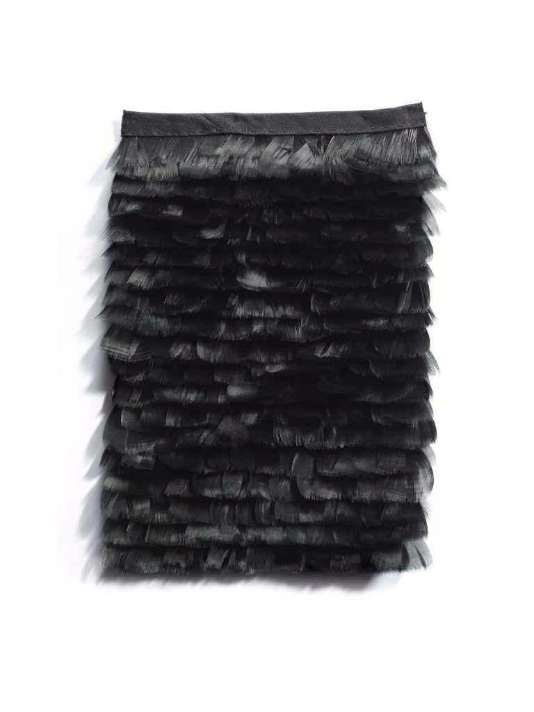 mv-plumasserie-black-black- softness